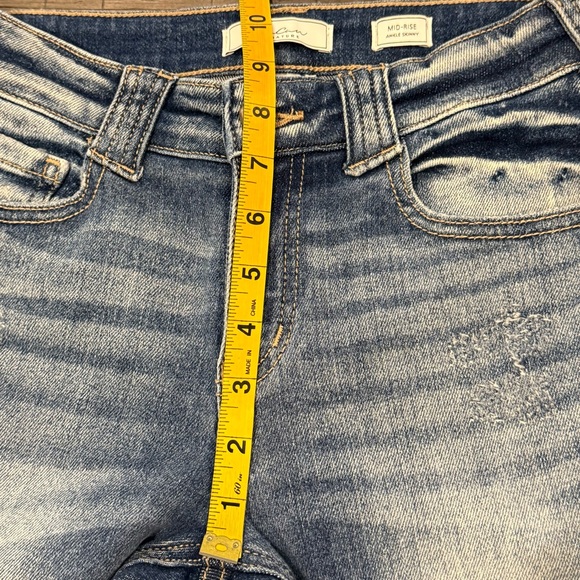 KanCan Signature Mid Rise Ankle Skinny Distressed Medium Wash Raw Hem 24 - Picture 13 of 16